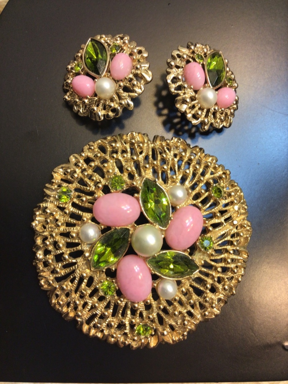 Sarah Coventry "Fashion Splendor" Brooch Earrings Faux Pearl Rhinestone Cabochon